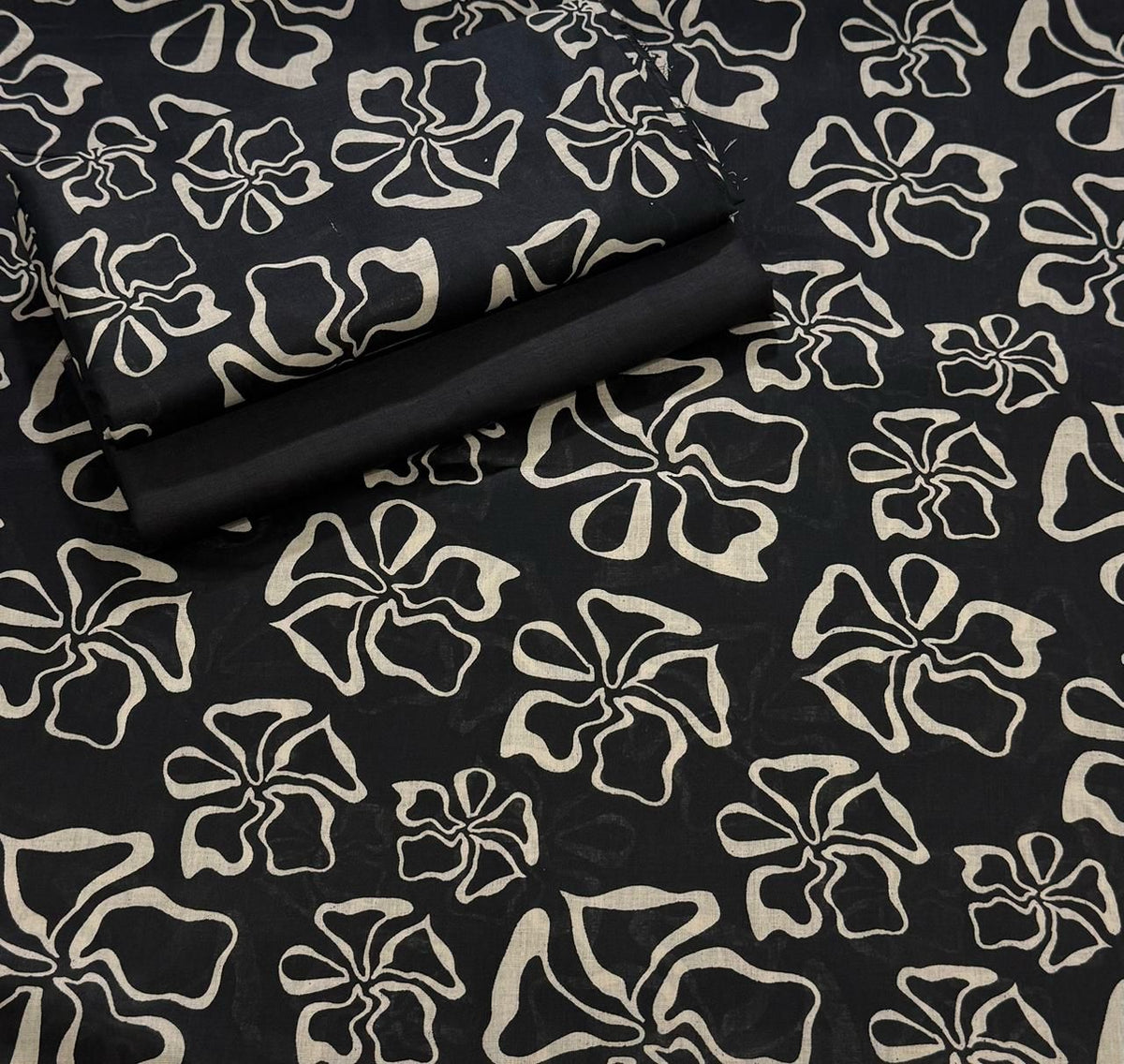 Huraira Collection Premium Lawn 2PC Suit – Shirt & Trouser